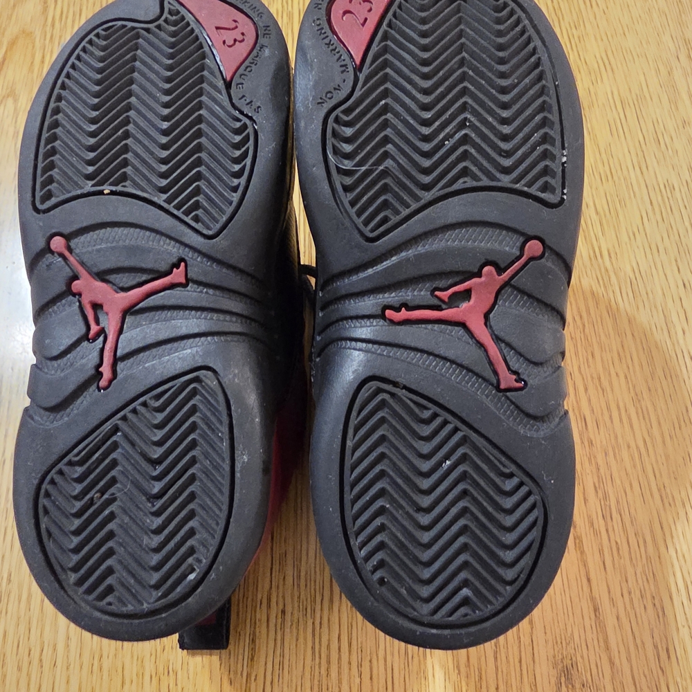 Jordan Kids Red and Black Sneakers - Picture 8 of 10